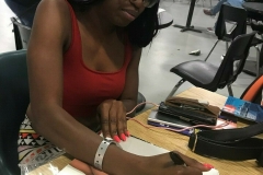 MelodyCummings_Autographs_BTS_00