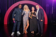 Gewinner der Preiskategorie Juryaward "Beste OnlyFans Marketing und Managementagur " FAMEZ
bei der Verleihung VENUS AWARD 2023 im Wintergarten Variete Theater, Berlin.

© Agentur Baganz, 26.10.2023