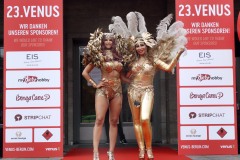 Micaela Schaefer und Patricia Blanco. 
Eroeffnung der 23. Venus Berlin,  Internationale Fachmesse auf dem Messegelaende am Funkturm.
© Agentur Baganz,17.10.2019